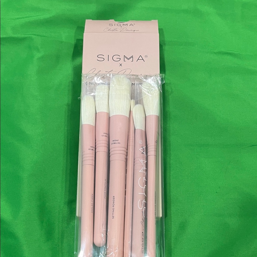 Sigma Beauty Custom Brush Set - Soft Pink